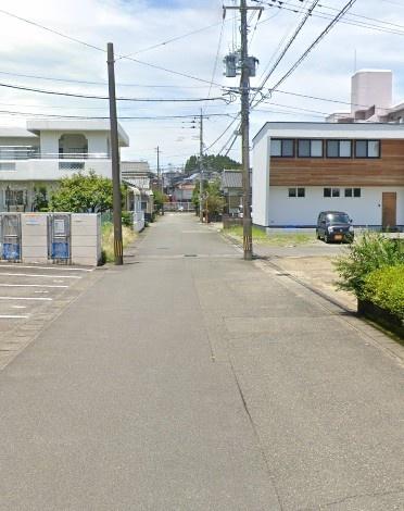 　前面道路含む現地写真　
