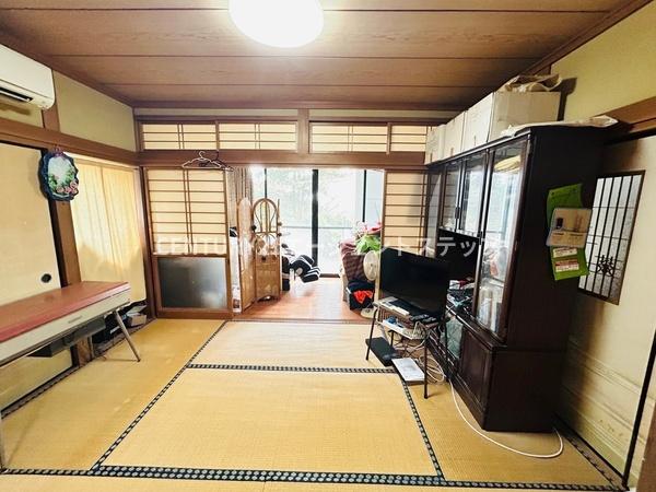 　和室　伝統的な和室空間です