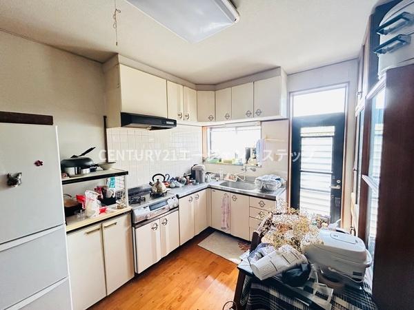 　キッチン　明るいキッチンが印象的です