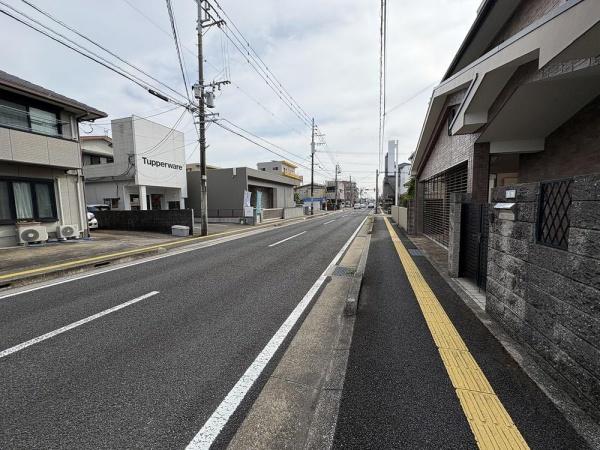 　前面道路含む現地写真　