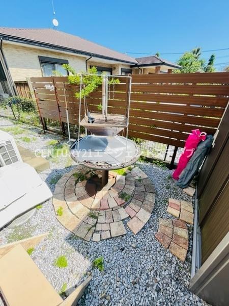 　庭　庭スペースが印象的です