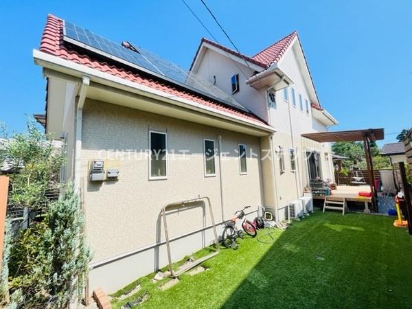 　その他　広々とした庭が魅力の外観です