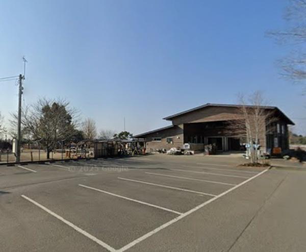 　幼保連携型乙房認定こども園（幼稚園・保育園）／938m　