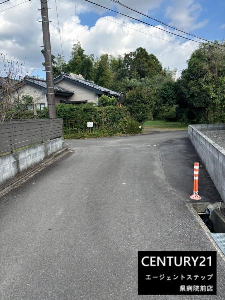 　前面道路含む現地写真　前面道路含む現地写真です