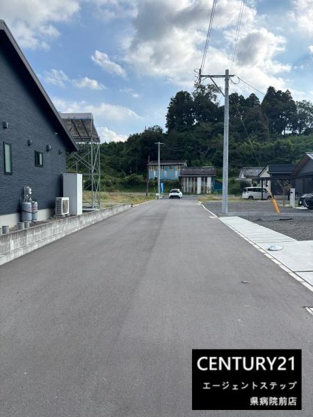 　前面道路含む現地写真　前面道路含む現地写真です