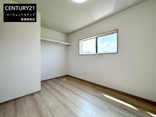 　洋室　明るさが際立つ洋室です