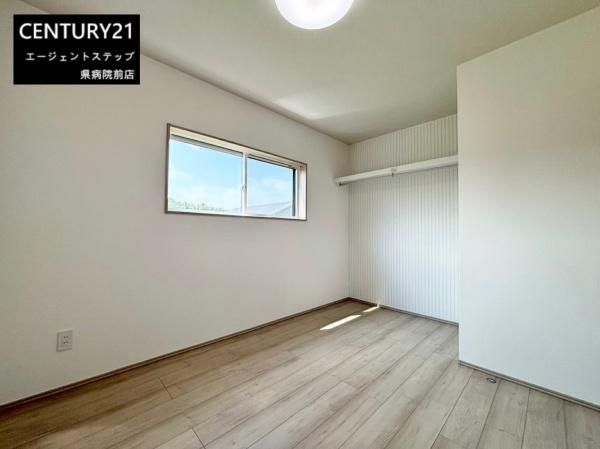 　洋室　洋室の明るさが特徴です