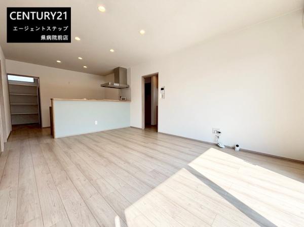 　リビング　明るいリビングが魅力です