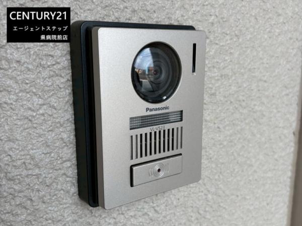 　玄関　玄関にインターホン付