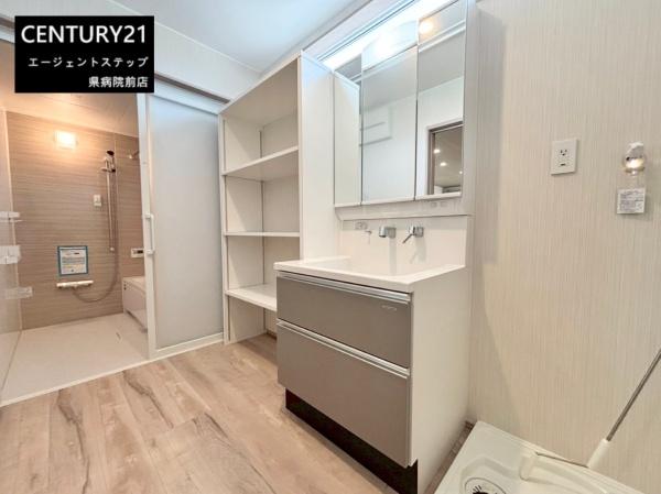 　洗面台・洗面所　洗面台・洗面所が明るい空間です