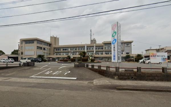 　三股町役場（役所）／1071m　