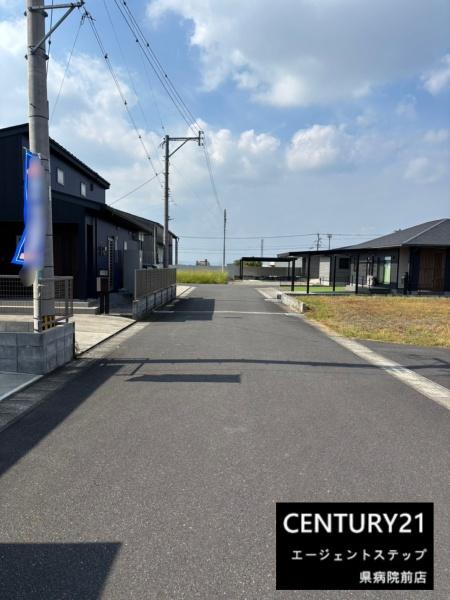 　前面道路含む現地写真　前面道路含む現地写真で確認できます