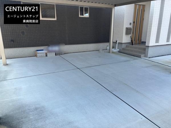 　駐車場　使いやすい駐車場です