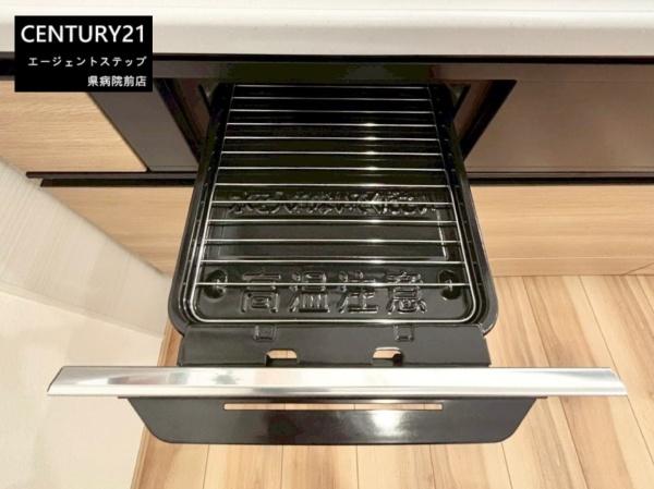 　キッチン　キッチンに便利なグリル付きです