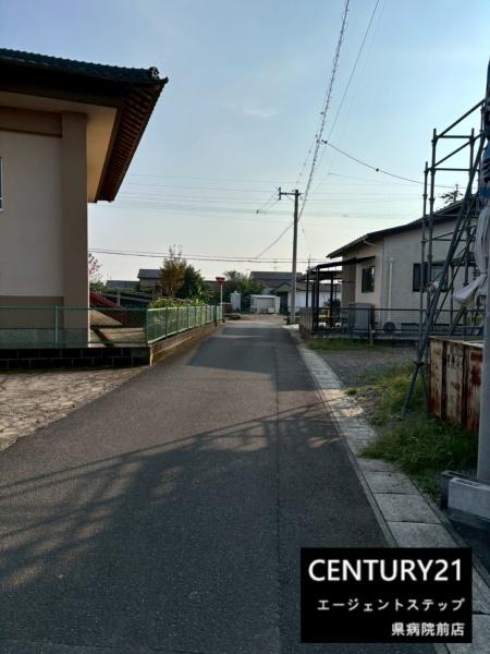 　前面道路含む現地写真　前面道路が分かる現地写真です