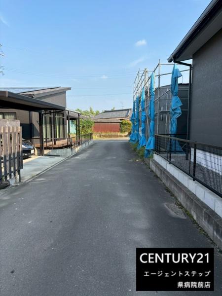 　前面道路含む現地写真　前面道路が整備されています