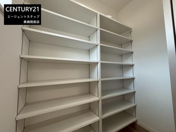 　収納　シューズインクローク