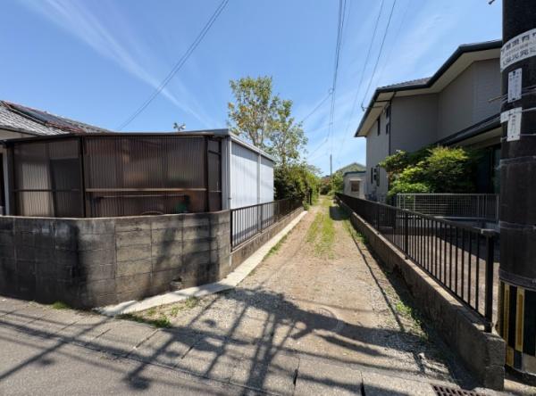 　前面道路含む現地写真　