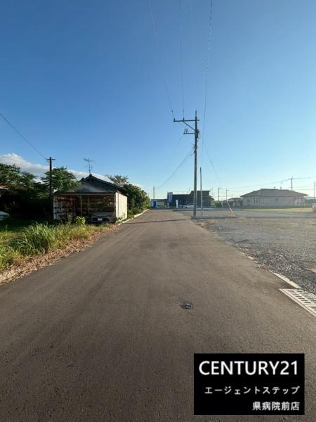 　前面道路含む現地写真　