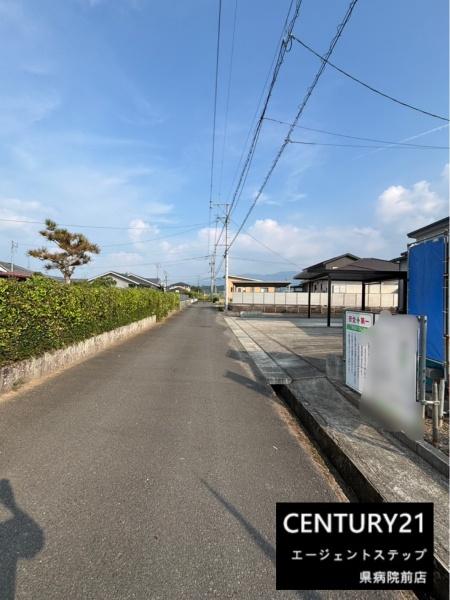 　前面道路含む現地写真　前面道路含む現地写真です