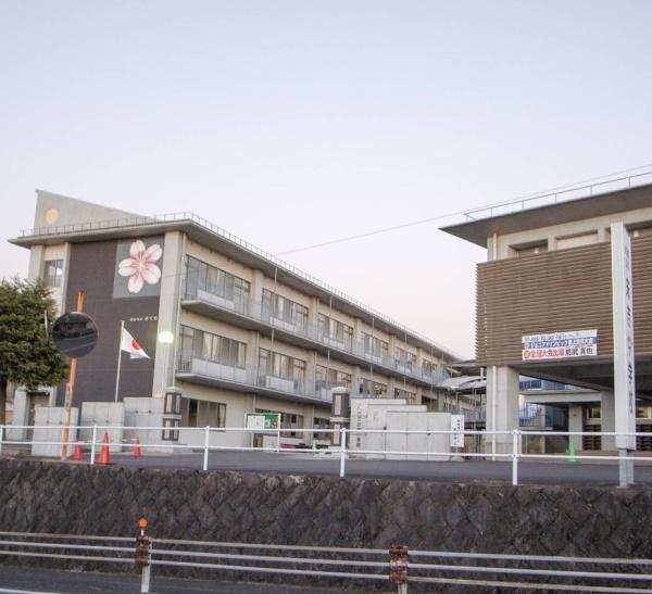 　曽於市立末吉中学校（中学校）／1316m　