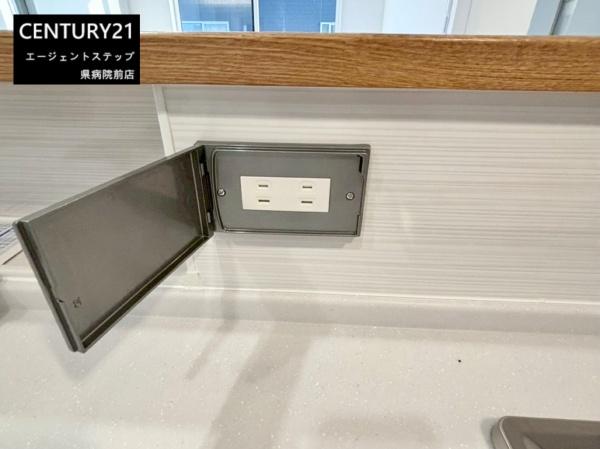 　キッチン　キッチンのコンセント付きです