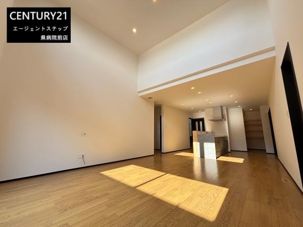 　リビング　リビングは開放感が魅力です