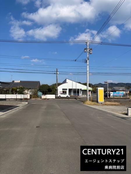 　前面道路含む現地写真　前面道路含む現地写真です