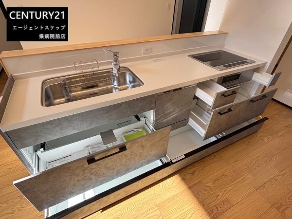 　キッチン　収納が充実したキッチンです