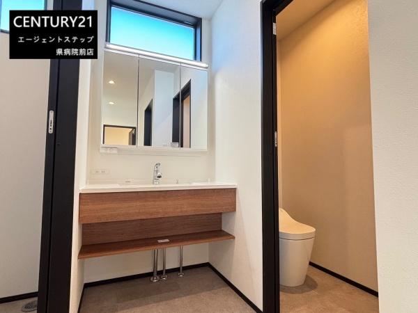 　洗面台・洗面所　洗面台・洗面所が明るい空間です