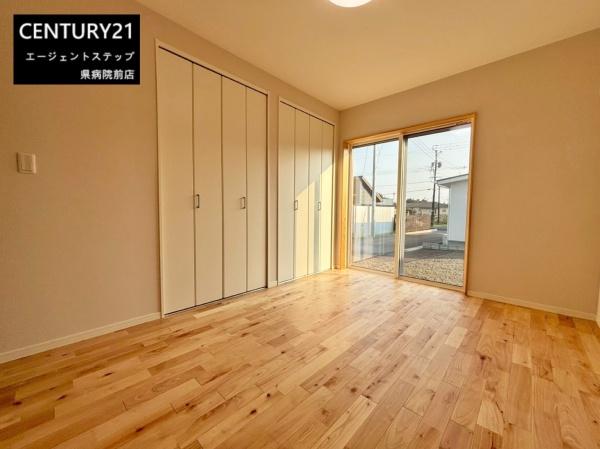 　洋室　日当たり良好な洋室です