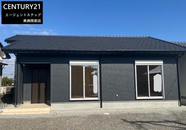 　その他現地　平屋の外観が目を引きます