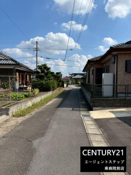 　前面道路含む現地写真　