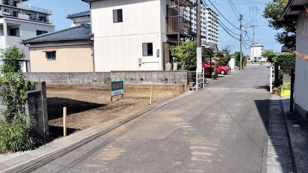 　前面道路含む現地写真　