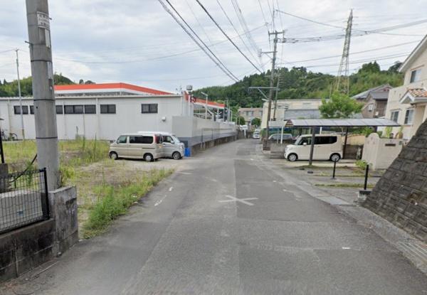　前面道路含む現地写真　