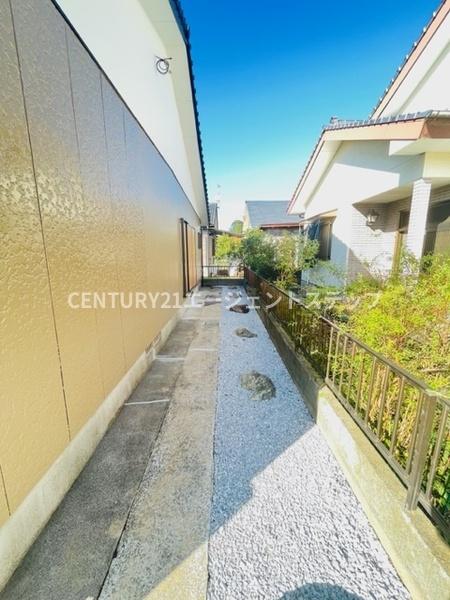 　その他　通路のある外観です