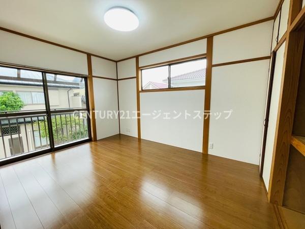 　寝室　明るい寝室が魅力的です