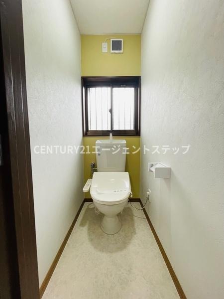 　トイレ　明るいトイレ空間です