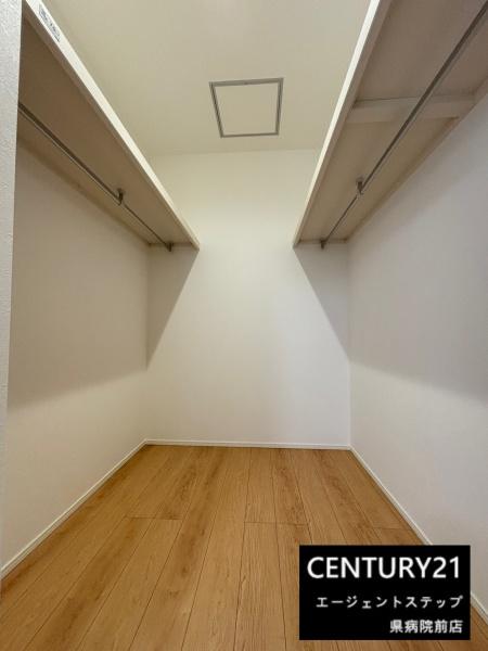 　収納　ウォークインクローゼット