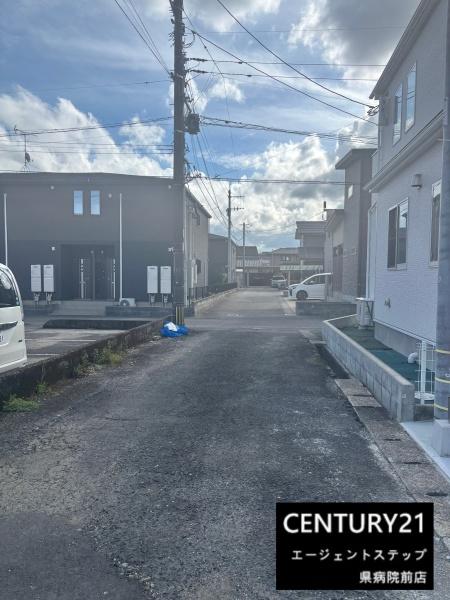 　前面道路含む現地写真　