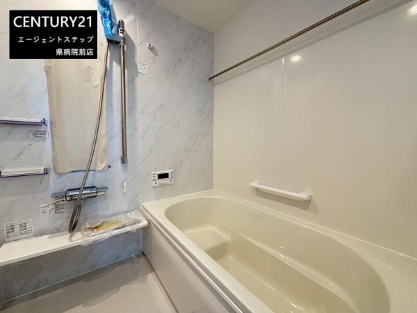 　バス　清潔感のあるバス空間です