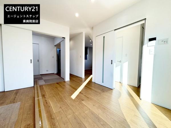 　リビング　リビングが明るい印象です