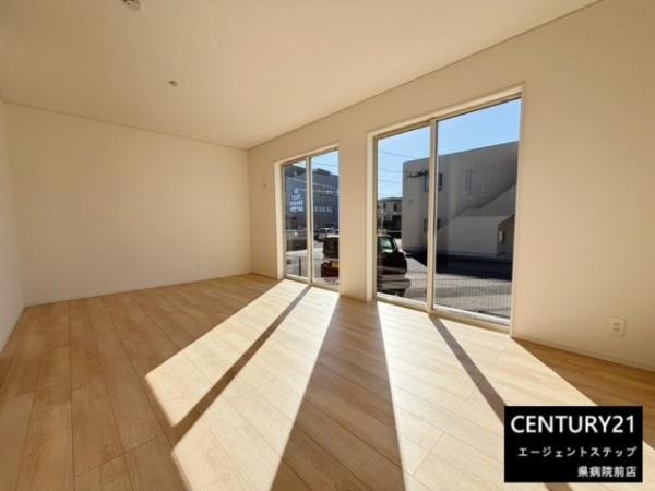 　リビング　リビングの開放感が魅力です