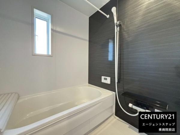 　バス　バスが明るい印象です