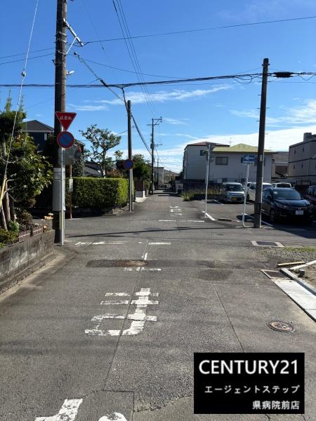 　前面道路含む現地写真　前面道路の様子が分かります
