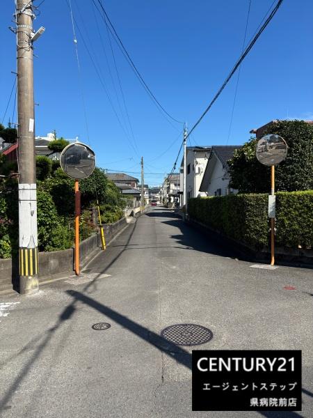 　前面道路含む現地写真　前面道路含む現地写真で雰囲気確認