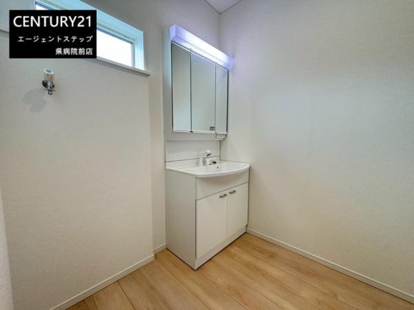 　洗面台・洗面所　洗面台・洗面所が明るい空間です