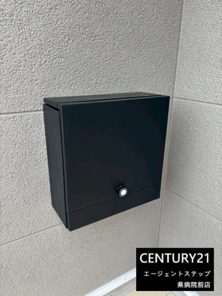 　その他　シンプルなポストが印象的です