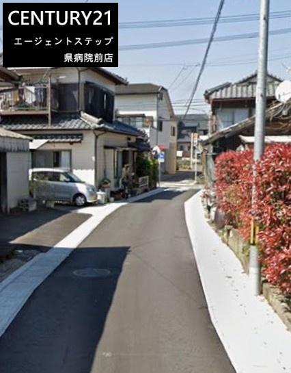 　前面道路含む現地写真　前面道路がきれいな現地写真です