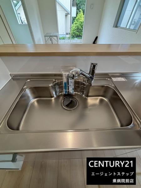 　キッチン　キッチンの清潔感が際立ちます